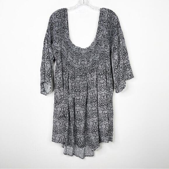 TORRID Black and White Abstract Print Smocked BellSleeve Dress Sz. 3 or a 3X - Picture 5 of 5